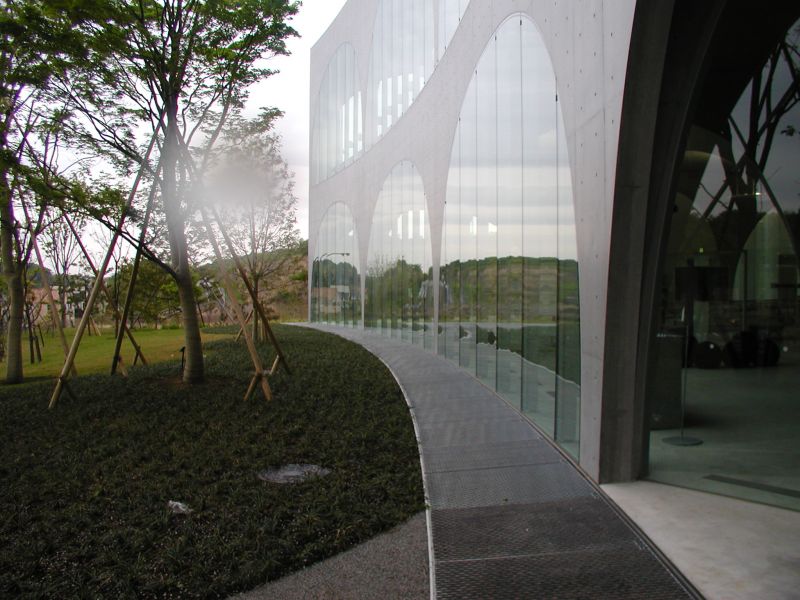 TAMA ART UNIVERSITY