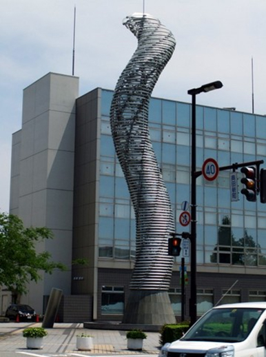 Toyama Station Monument