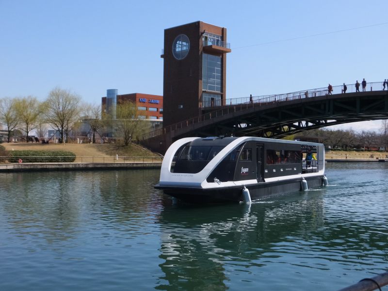 Sightseeing boat